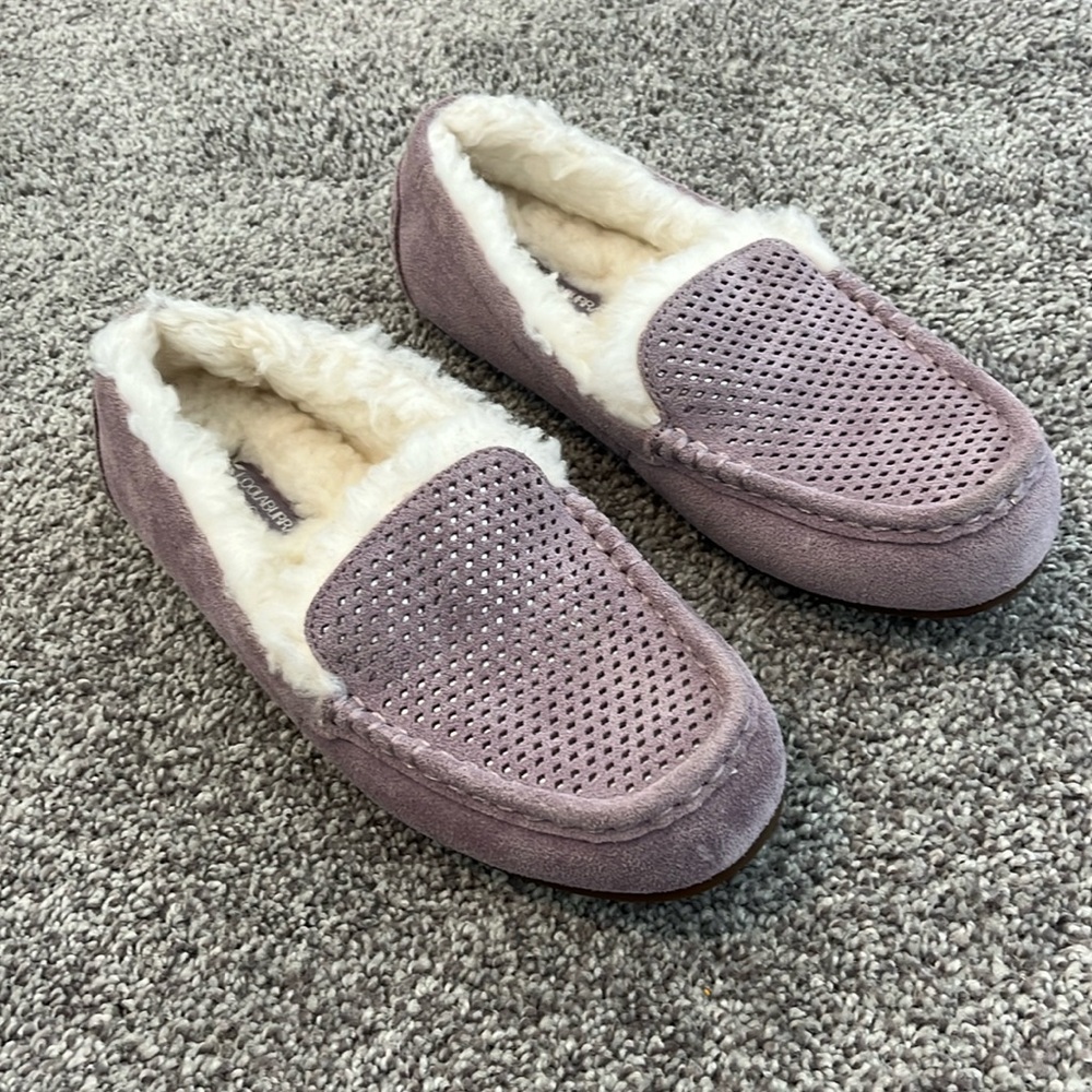 Koolaburra By UGG Lezly Perf Lavender suede loafer slipper size 7